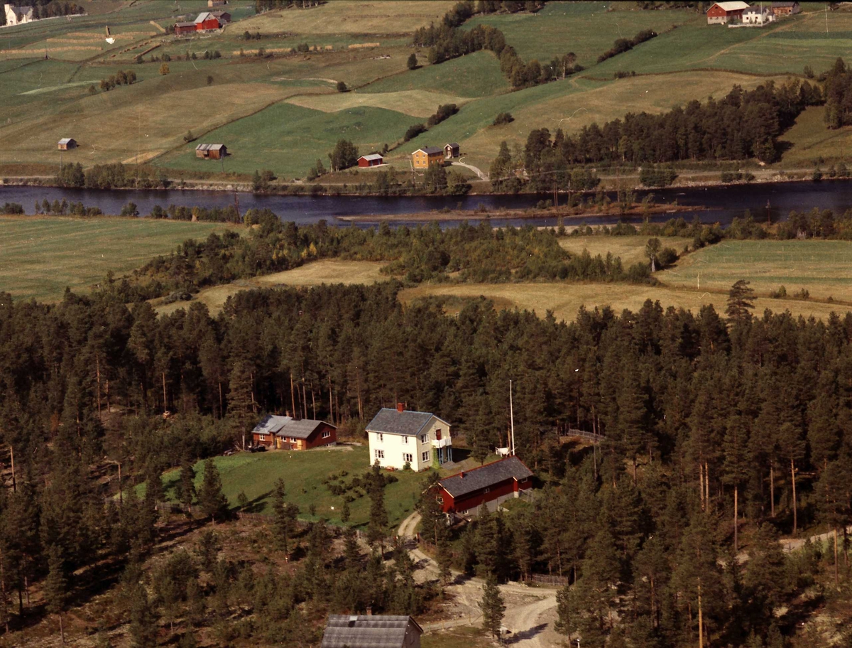 Widerøes Flyveselskap A/S, Gårdsplass.