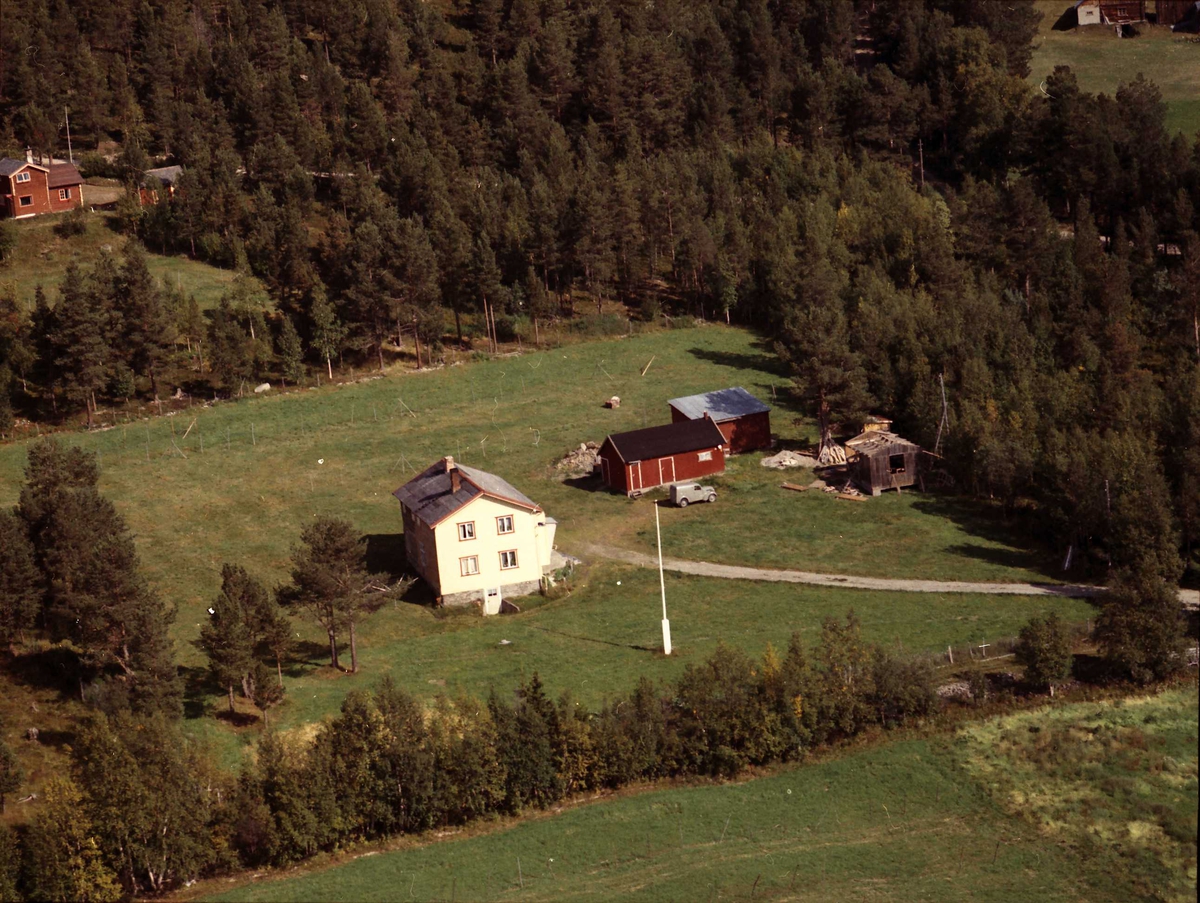 Widerøes Flyveselskap A/S, Gårdsplass.