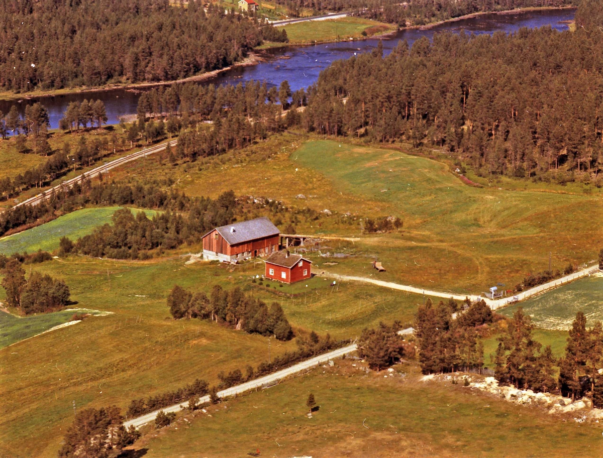 Widerøes Flyveselskap A/S, Gårdsbruk.