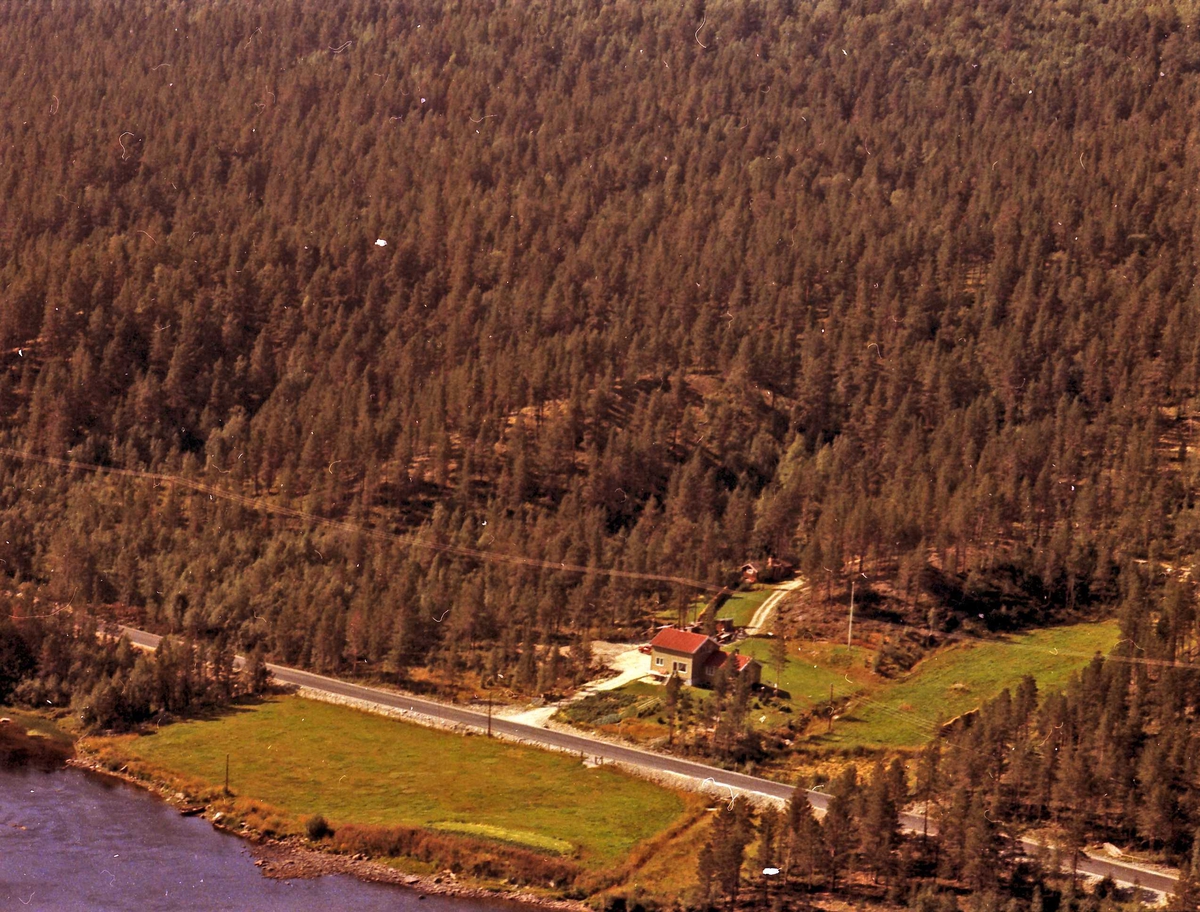 Widerøes Flyveselskap A/S, Gårdsplass.