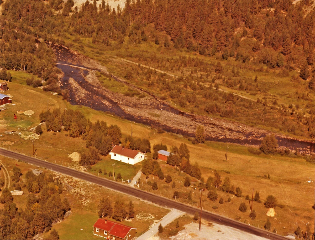 Widerøes Flyveselskap A/S, Gårdsplass.