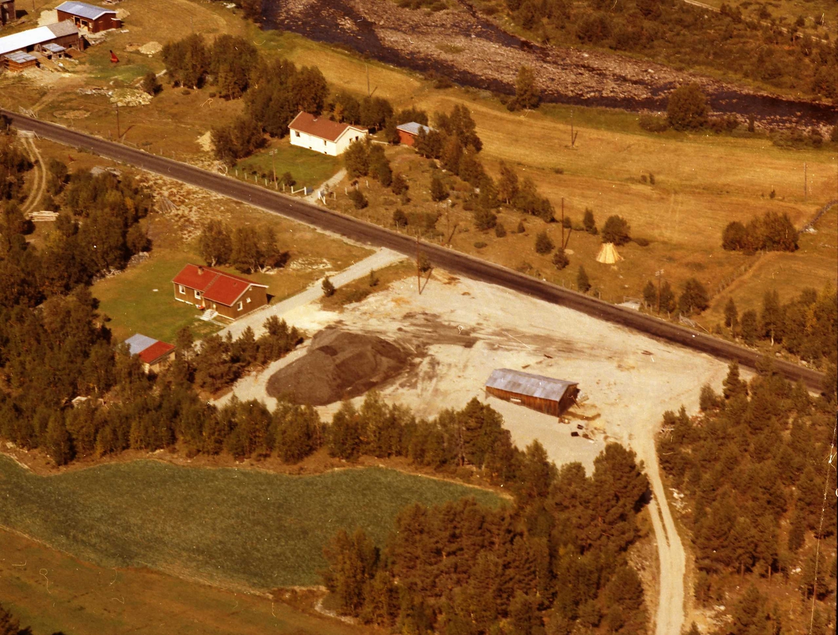 Widerøes Flyveselskap A/S, Gårdsplass.