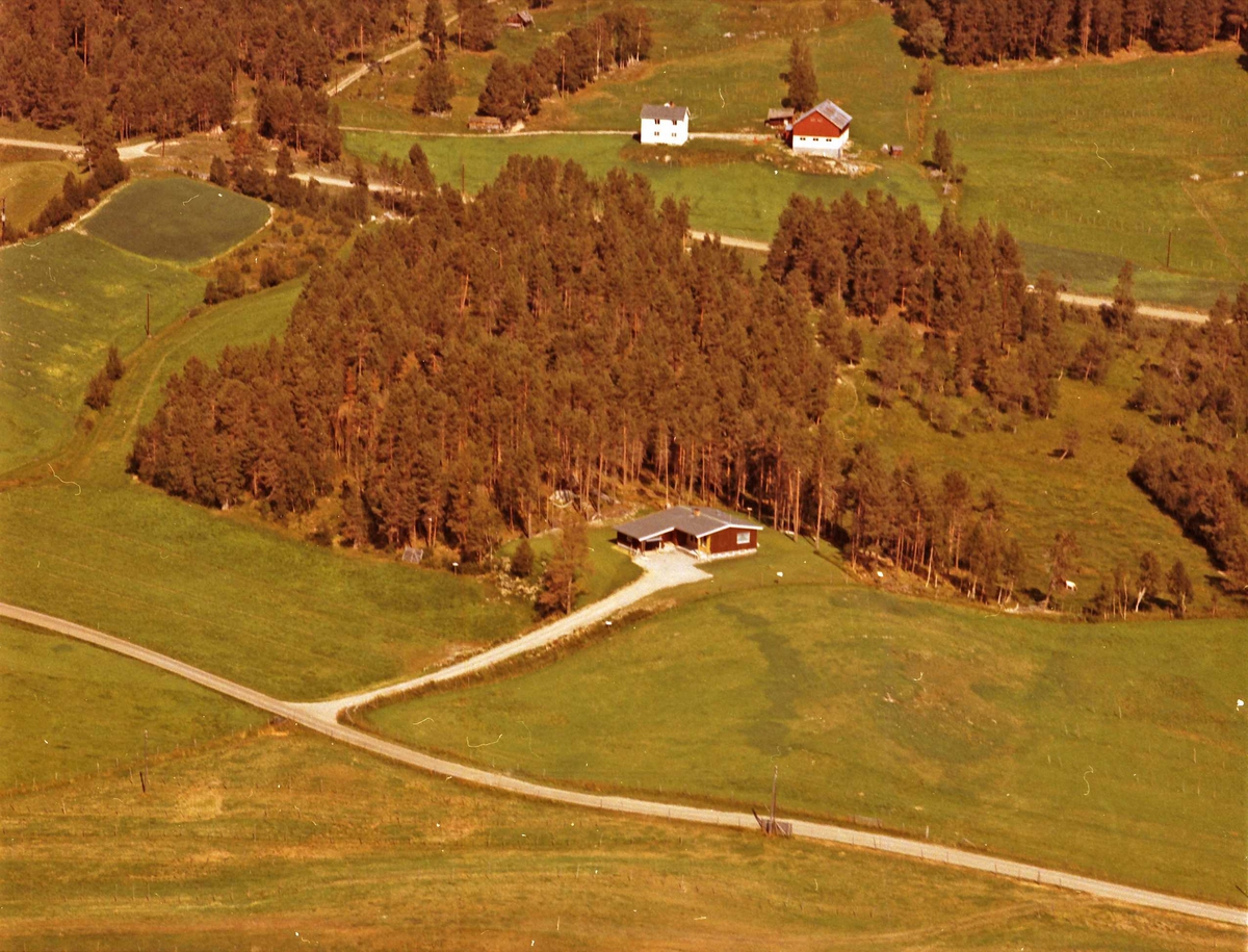 Widerøes Flyveselskap A/S, Gårdsplass.