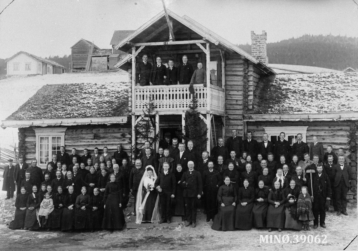 Ukjent, Gruppebilde, bryllup på Nedre Haugrosen -