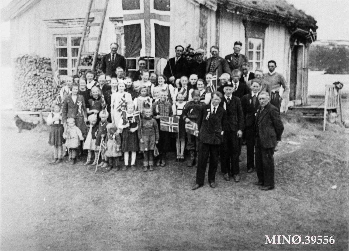 Ukjent, 17. mai 1945 Narbuvoll skole