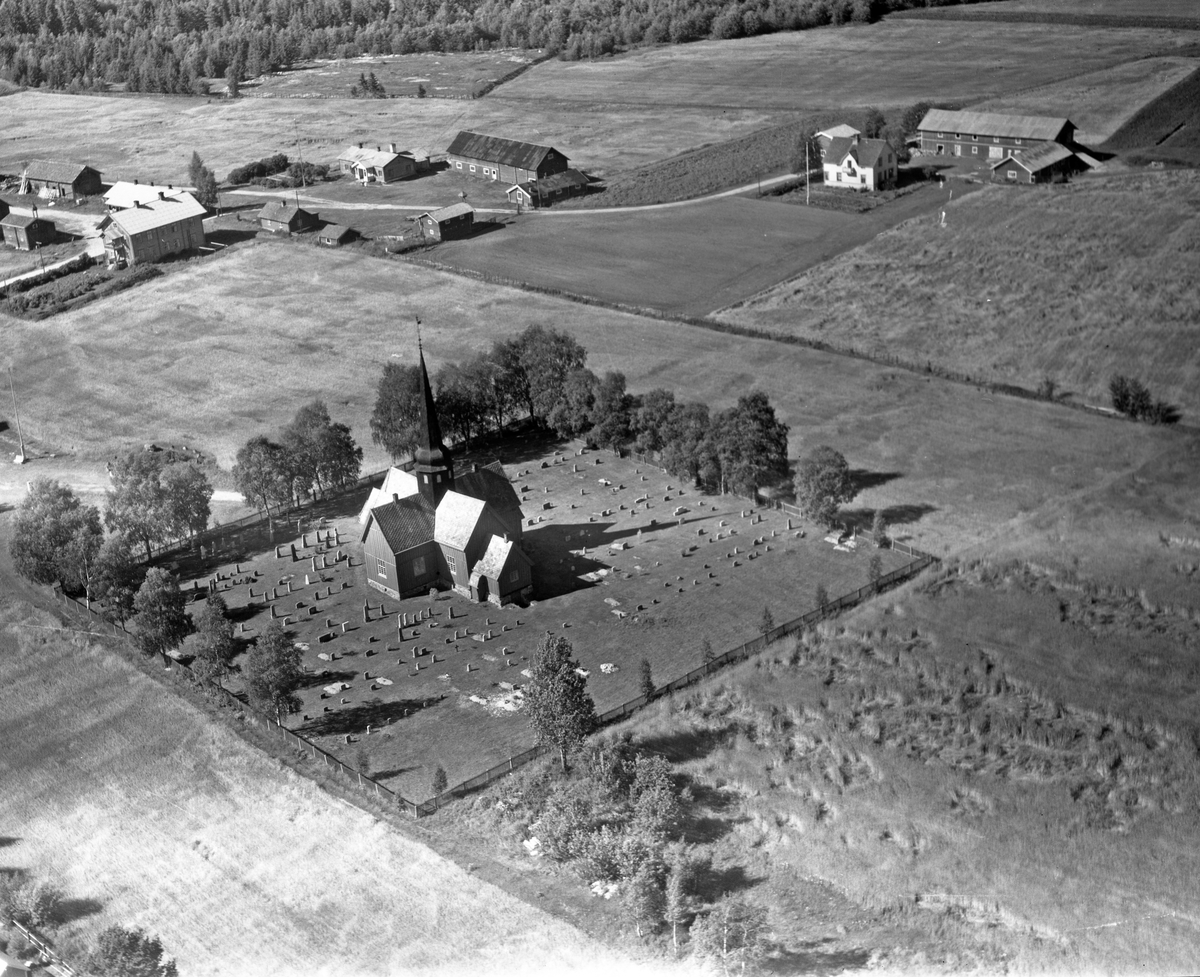 Widerøes Flyveselskap A/S, Ytre Rendal kirke