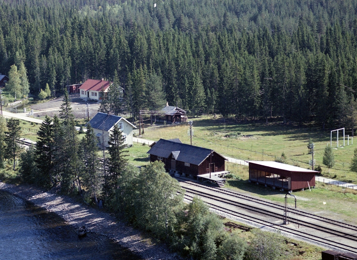 Widerøes Flyveselskap A/S, Bolighus