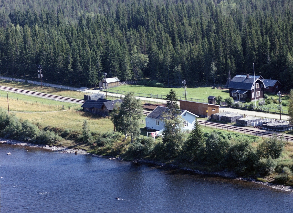 Widerøes Flyveselskap A/S, Bolighus