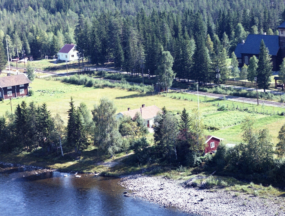 Widerøes Flyveselskap A/S, Bolighus Hanestad