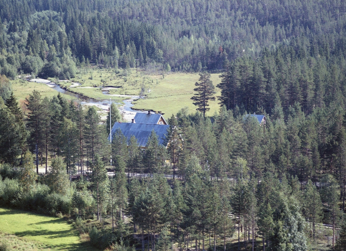 Widerøes Flyveselskap A/S, Forsamlingshuset Kivatun Hanestad