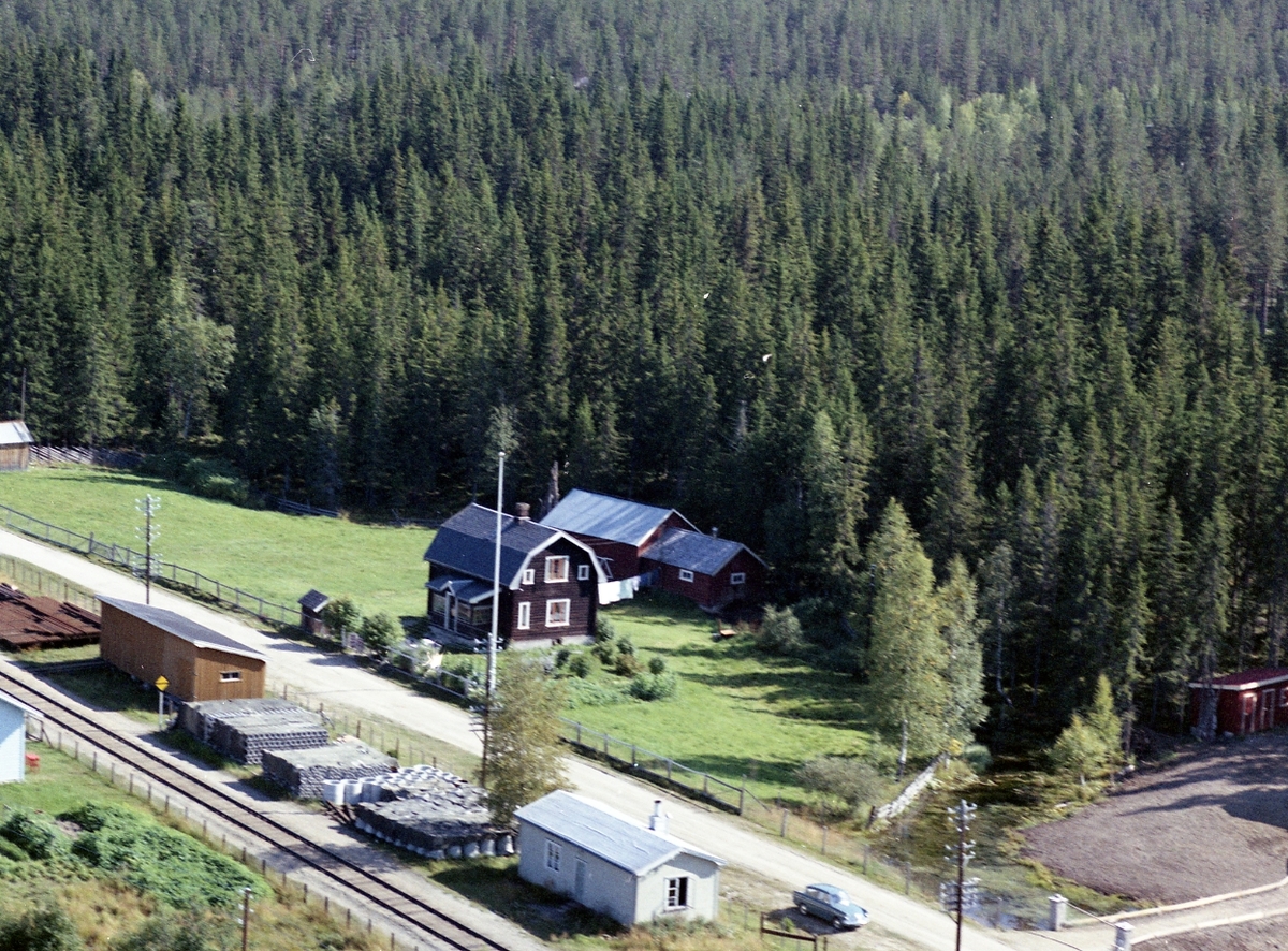 Widerøes Flyveselskap A/S, Bolighus Hanestad
