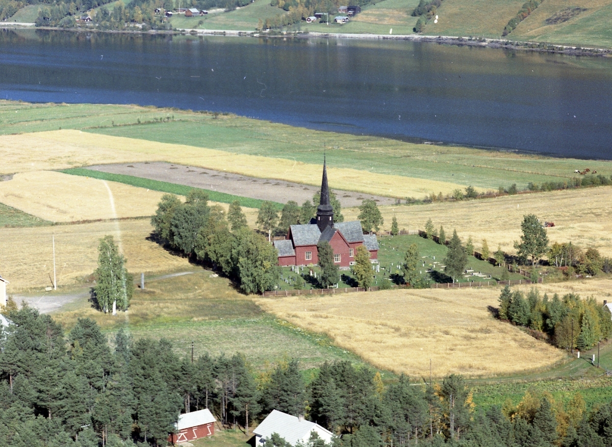 Widerøes Flyveselskap A/S, Ytre Rendal kirke