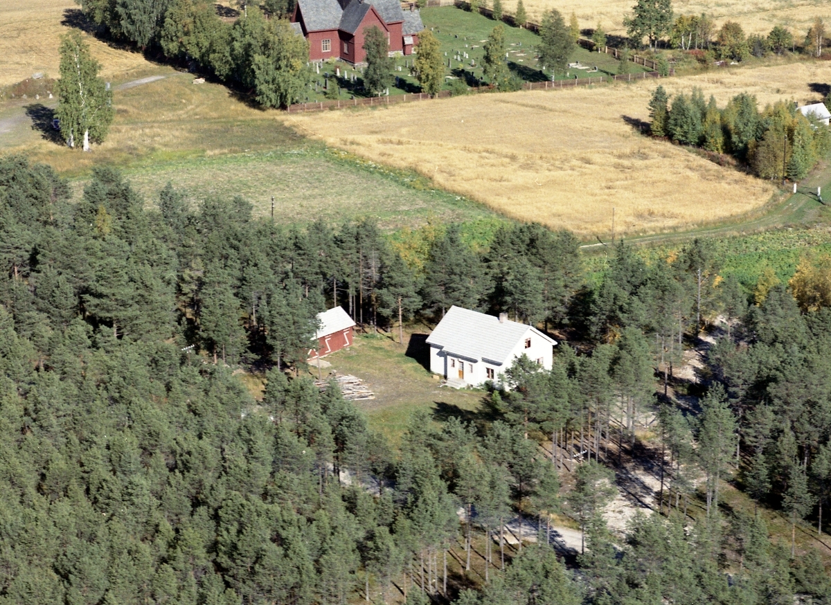 Widerøes Flyveselskap A/S, Bolighus