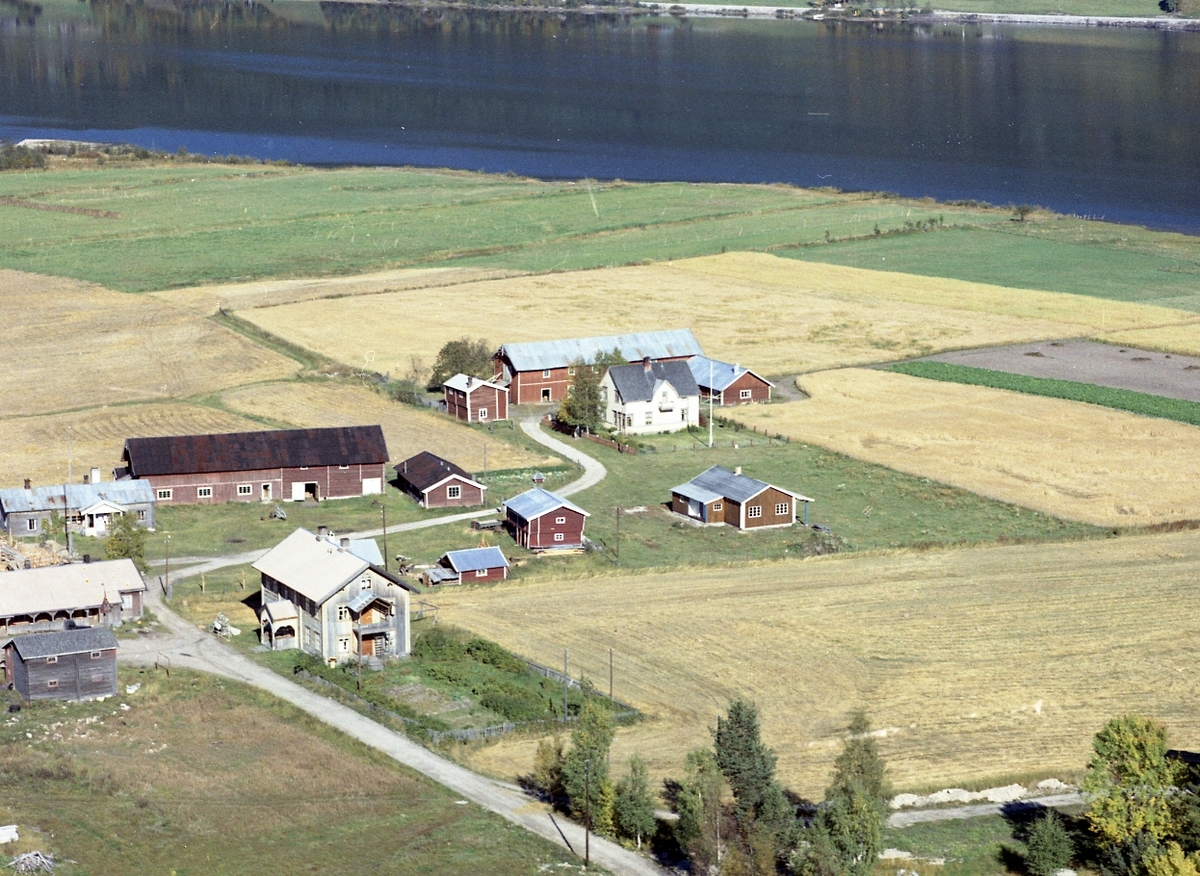 Widerøes Flyveselskap A/S, Gardsbruk