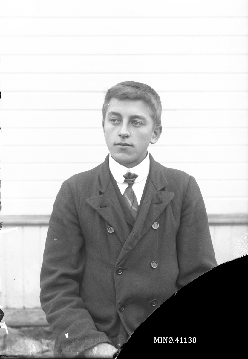 Oscar Holte, Portrett av ung mann. Sigurd Eide.