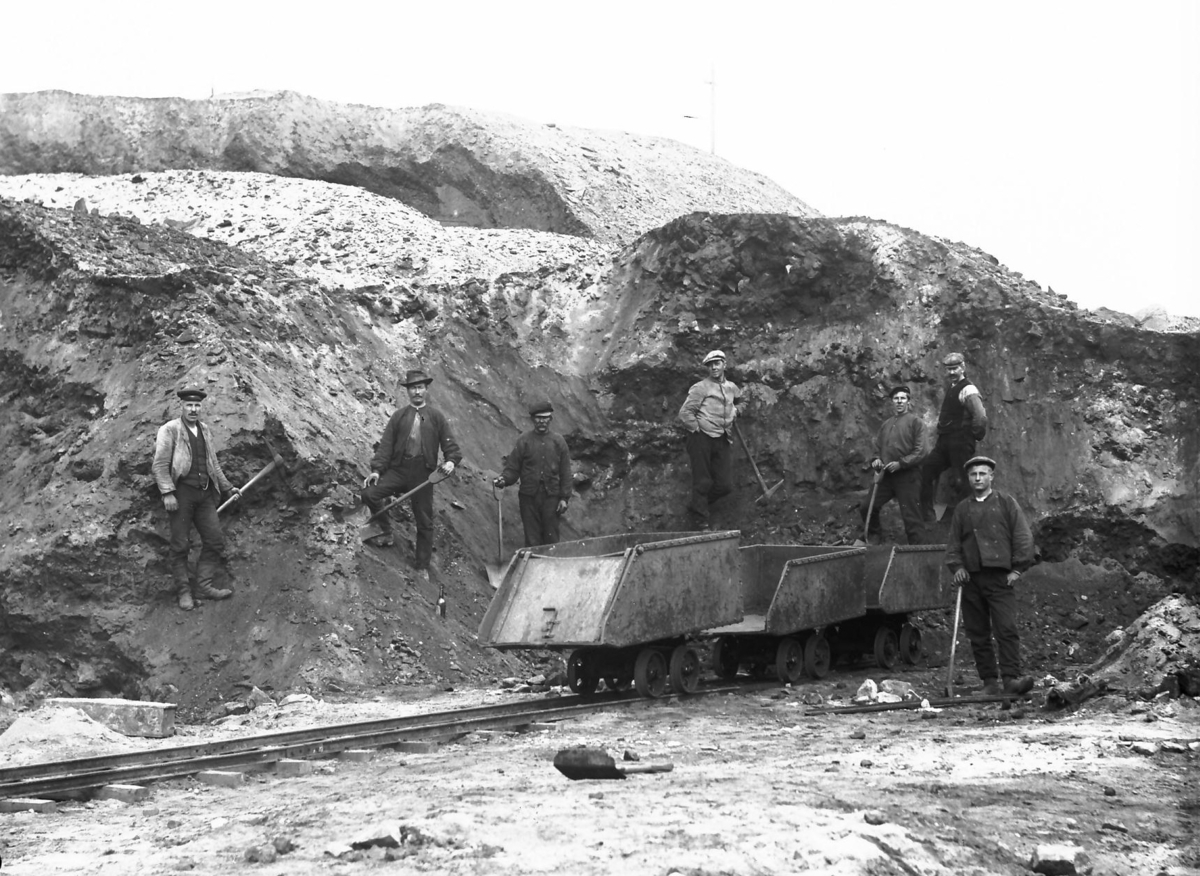 Oscar Holte, 7 arbeidere, Hovde, Tagg, Hansen, 1909.
