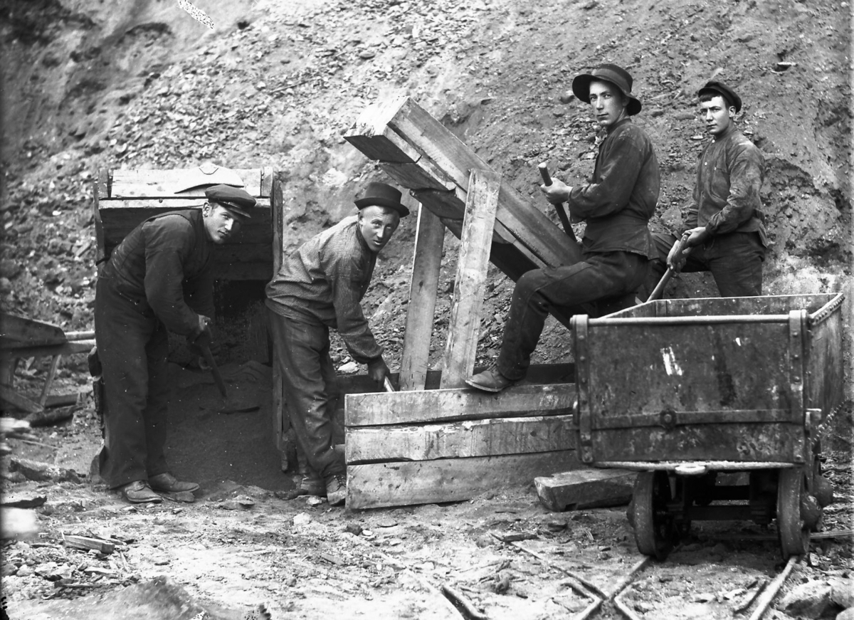 Oscar Holte, Arbeidere, Elvesæter, 1909.