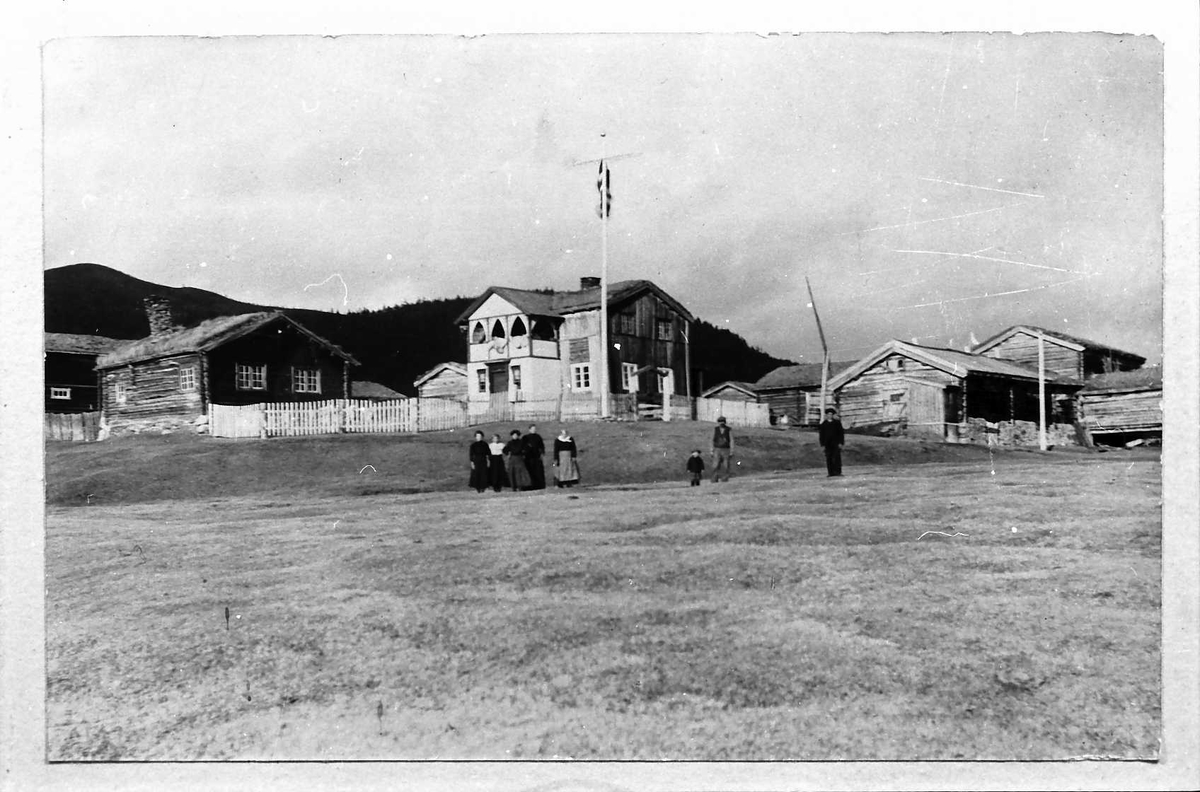 Jan Erik Øvergård, Gårdstun, personer.