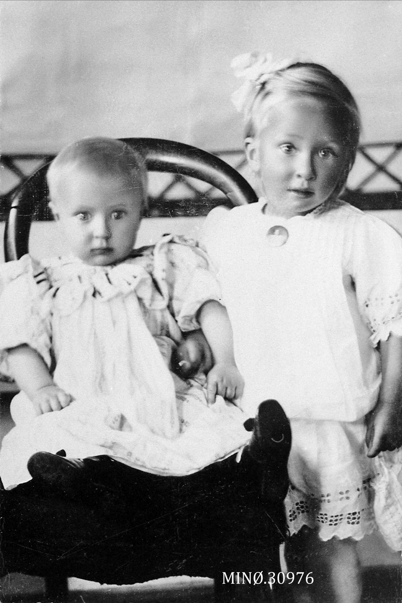 Oscar Holte, Portrett av to små barn - Elisabet og Paul Kristoffersen