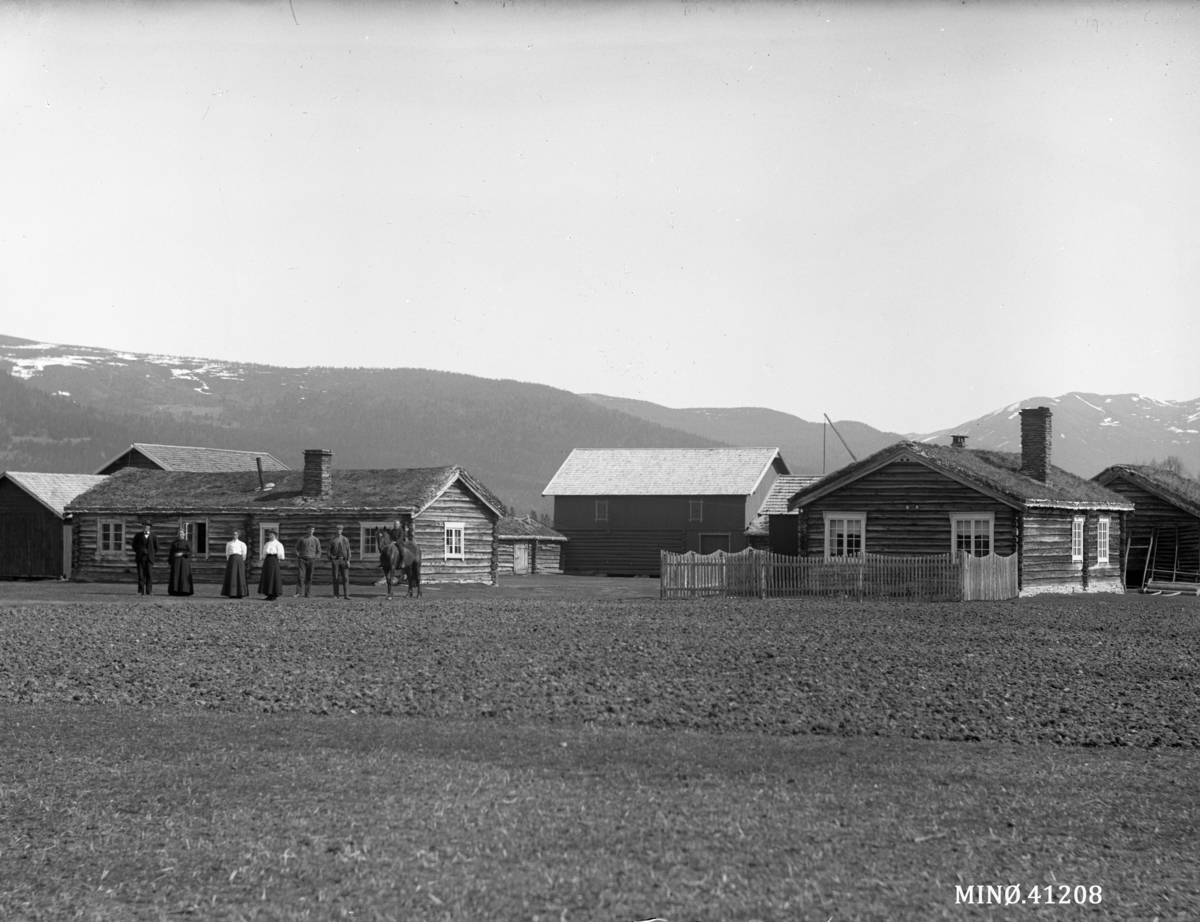 Oscar Holte, Engvoll gård, Grimsbu