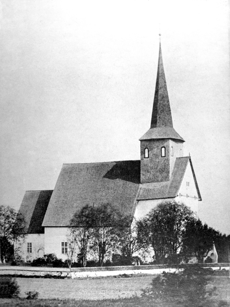 Anno Domkirkeodden, EKSTERIØR: ROMEDAL KIRKE, PETRUSKIRKEN (St Petri), GAMLE KIRKEN . Marthinius Skøien.
