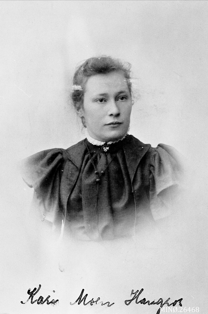 Henrik Augustinsson Stinessen, Portrett av kvinne. Kari Moen Haugros f. 28. 10. 1879