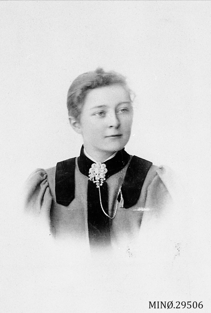 Henrik Augustinsson Stinessen, Portrett av kvinne.