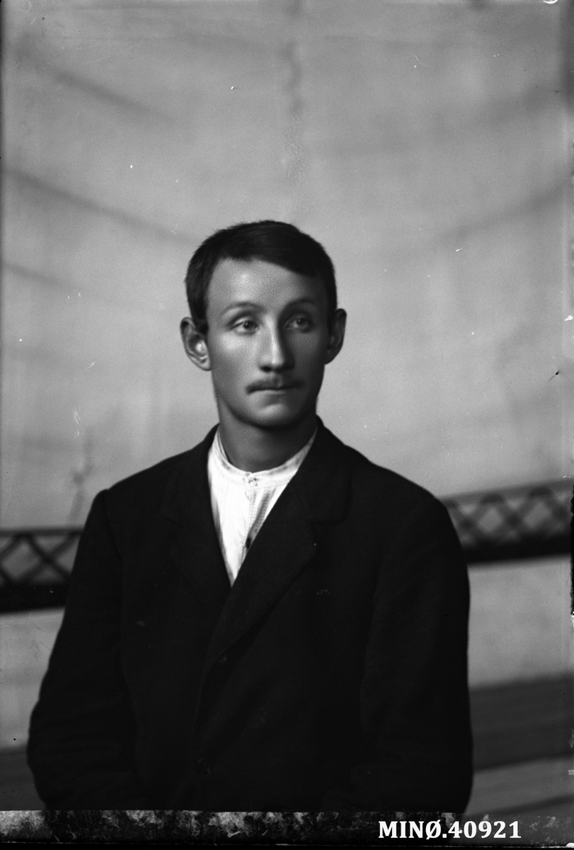 Oscar Holte, Portrett av mann - Sigrud Sand (Alvdal?)