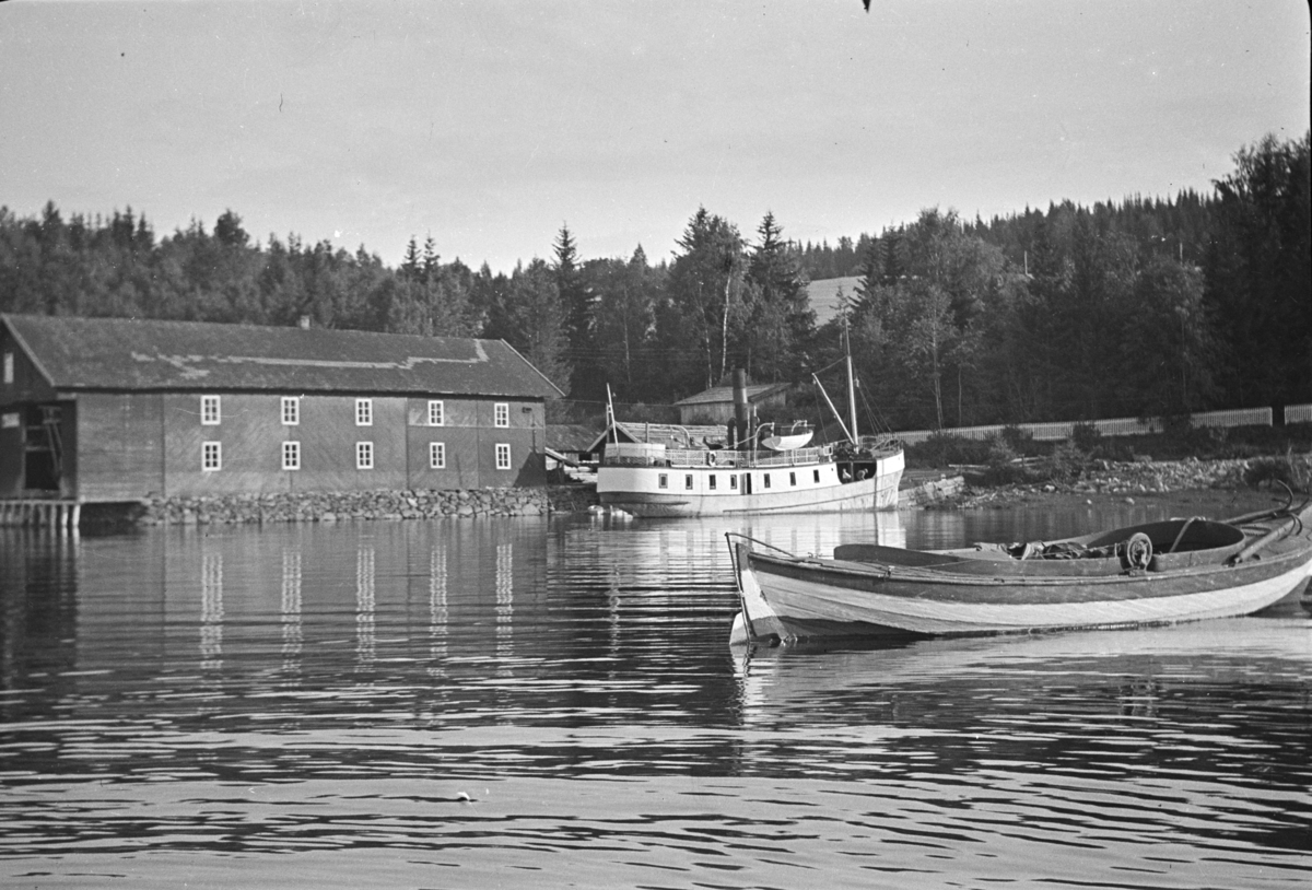 Johs. (Johannes) Johannessen, Bysætervika, møllesteinsfabrikken, Nes. Mjøsbåten D/S Skreia, motorbåt, Mjøsa.