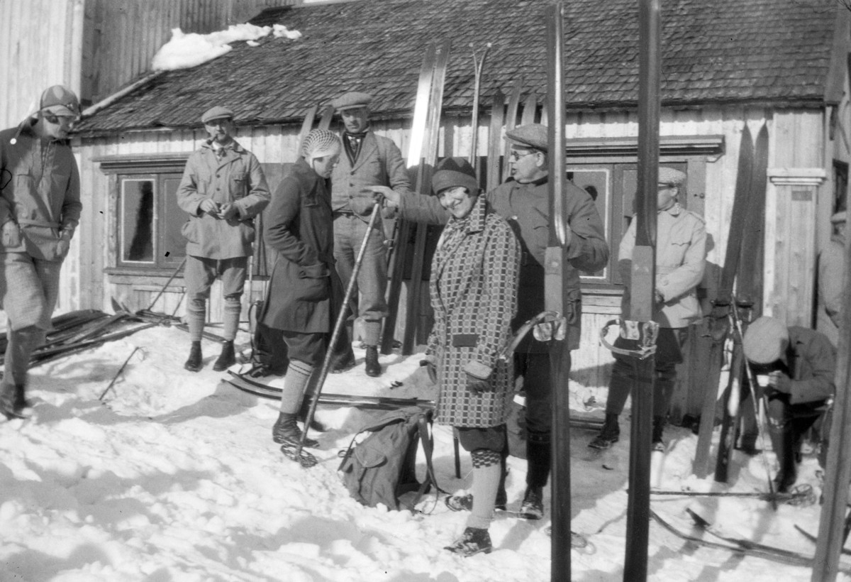 Johs. (Johannes) Johannessen, Skitur, skiutflukt, skiantrekk, Nordhue (?)