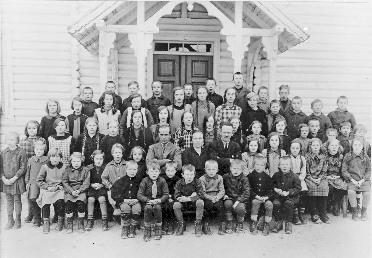 Rachel Haarseth, Elever og lærere ved Berger skole 1928/1929.