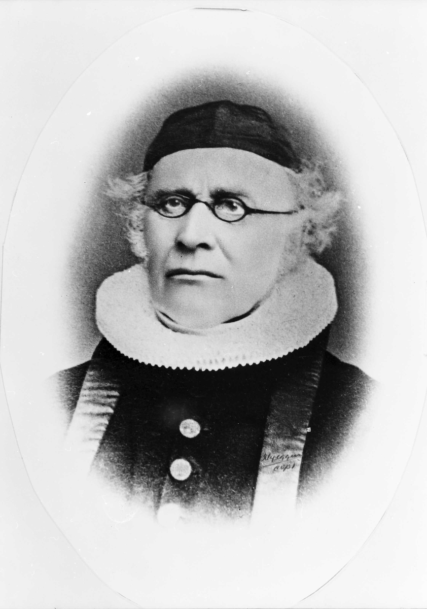 Rachel Haarseth, Portrett av en mann, klær.
