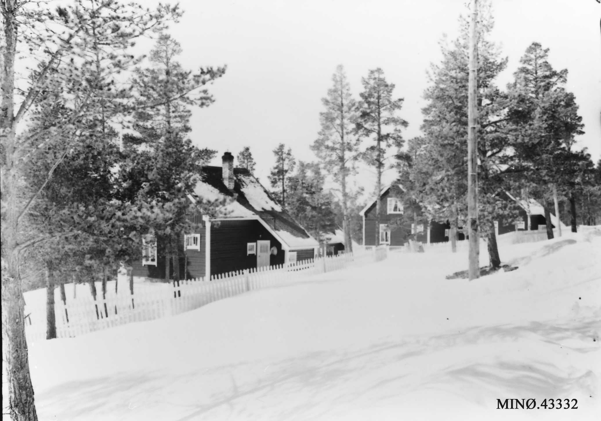 Axel Rosenvinge Brostrup, Folldal Verk, boliger