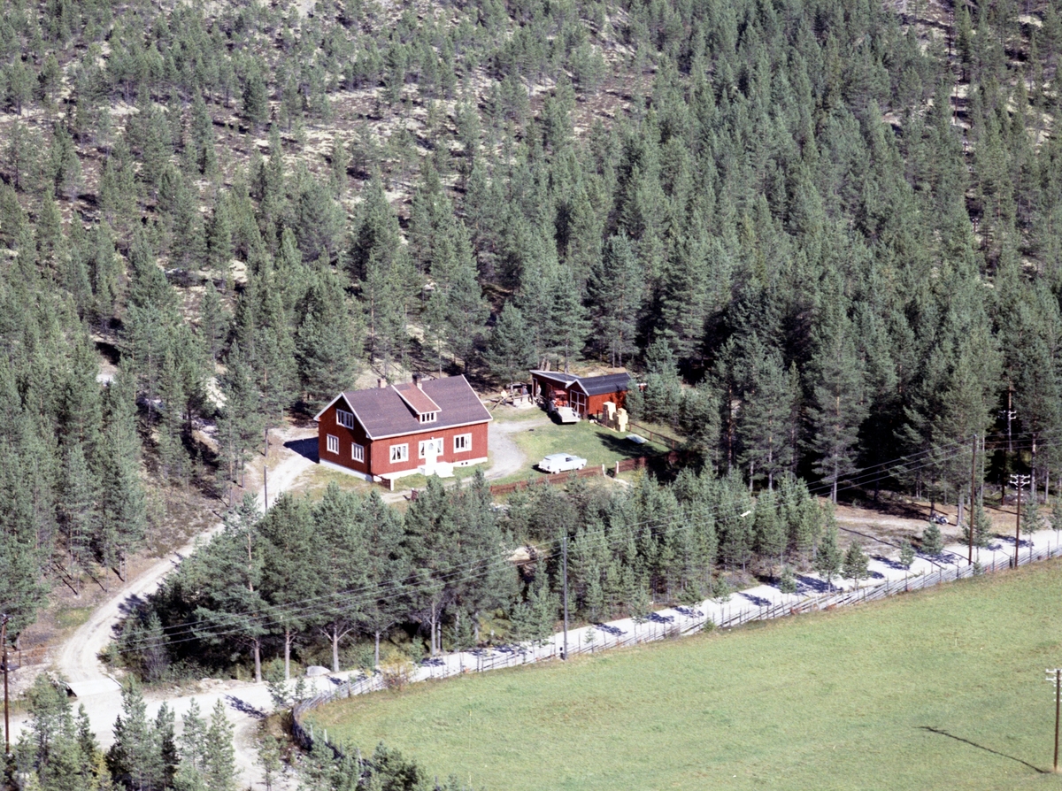 Widerøes Flyveselskap A/S, Bolighus