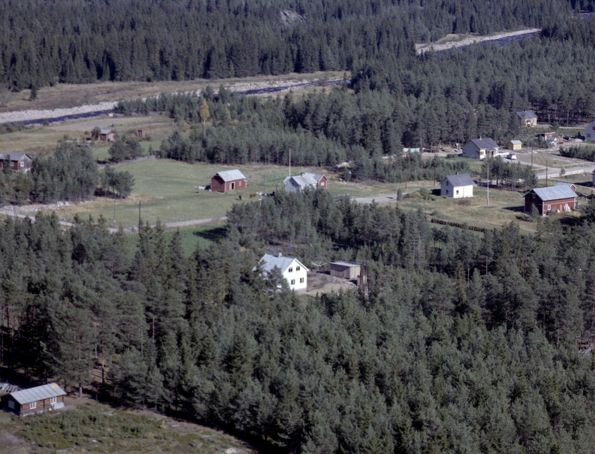 Widerøes Flyveselskap A/S, Bolighus