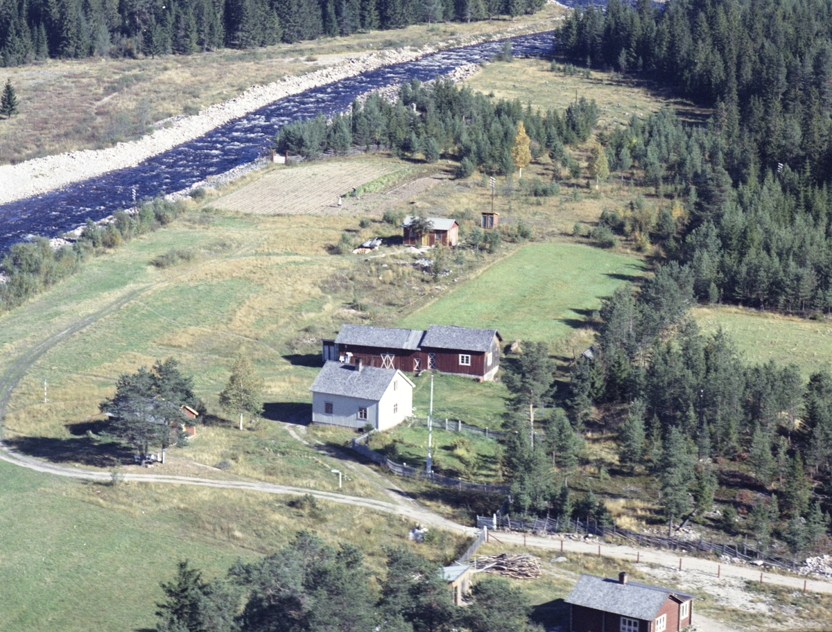 Widerøes Flyveselskap A/S, Bolighus
