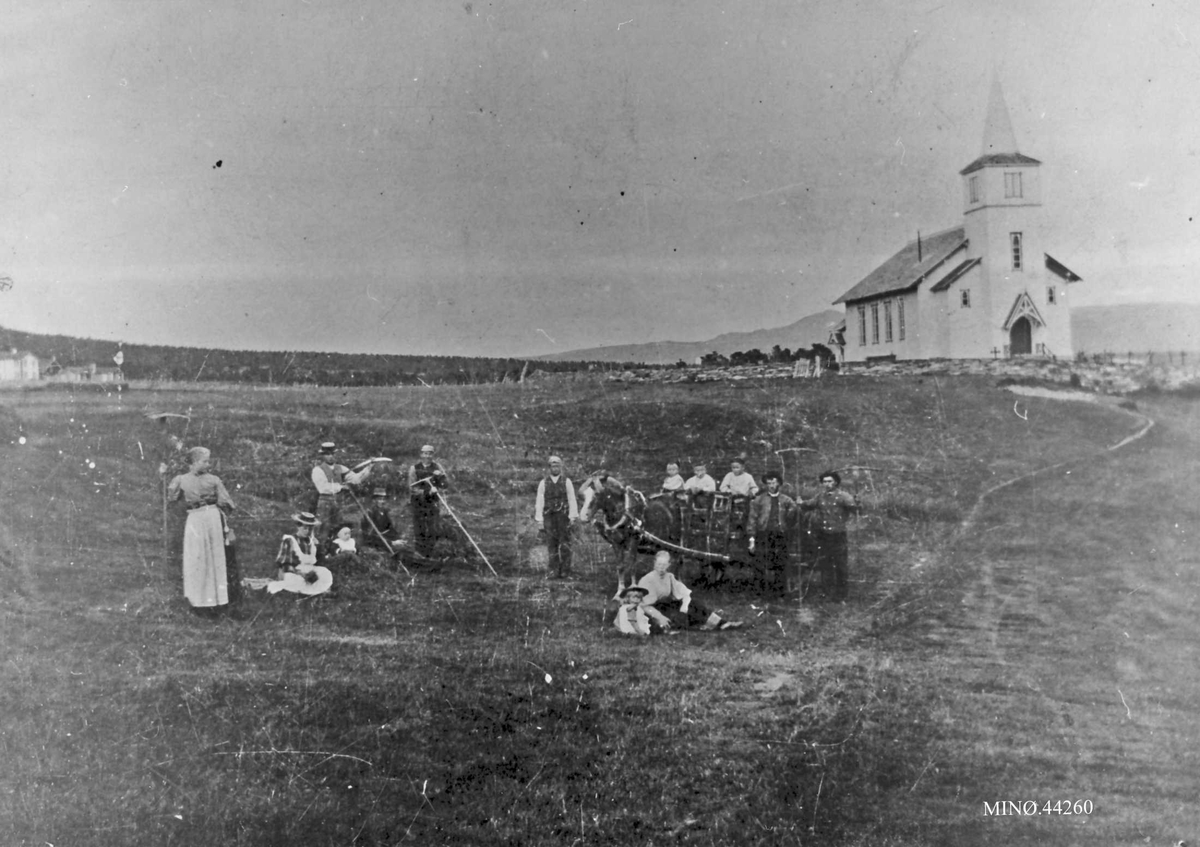 Rachel Haarseth, Slåttonn, personer, hest, kirke.