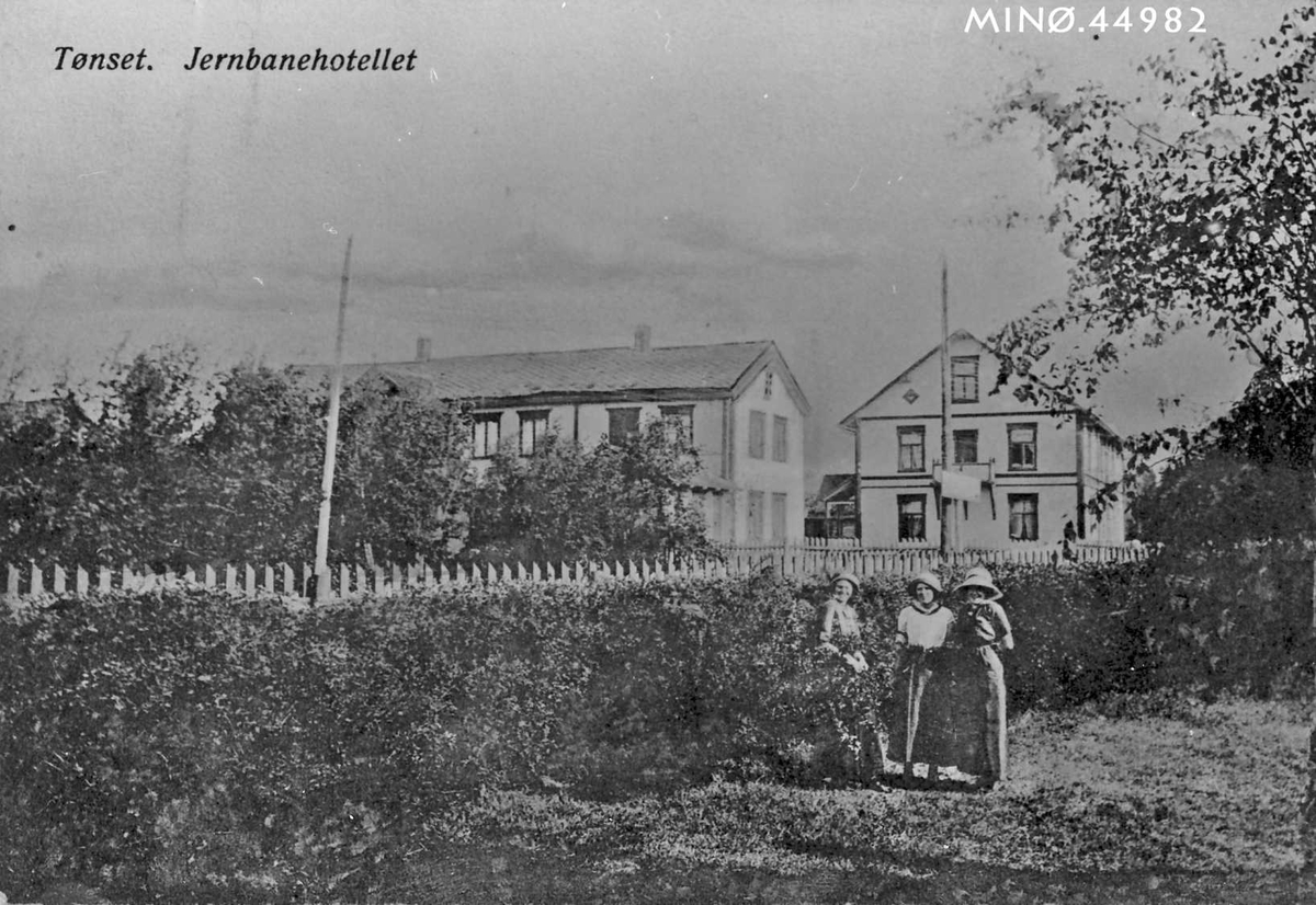 Ukjent, Prospektkort (fargelagt) fra Jernbanehotellet, Tynset.