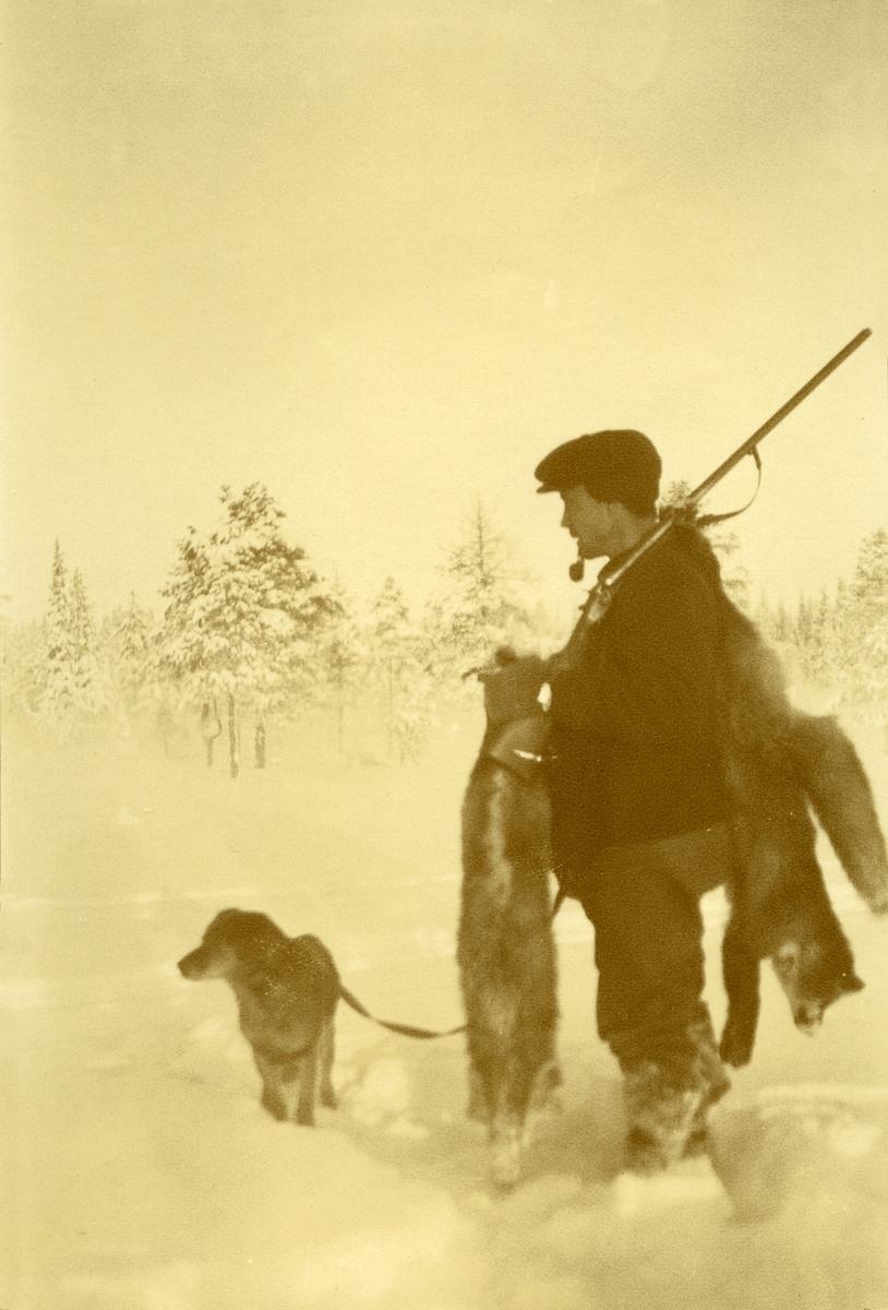 Haakon Garaasen, Jeger med hund og revfangst. Ingvar Galaasen (3/8 1880 - 1969)