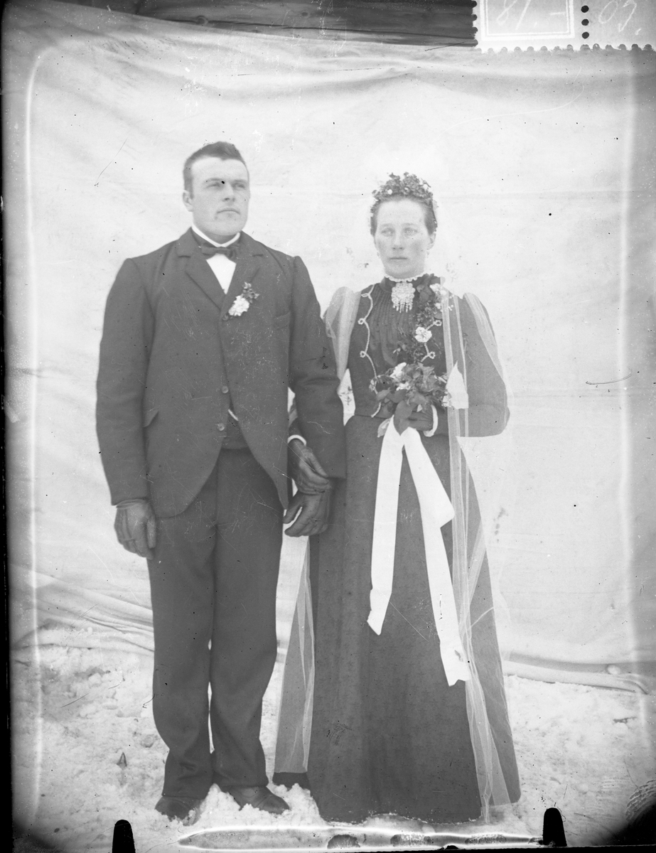 Peder J. Bredalslien, portrett, bryllup, brudekjole