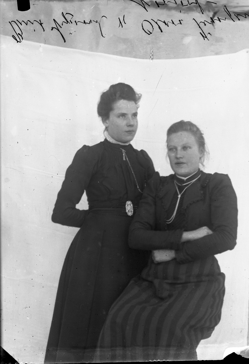 Peder J. Bredalslien, portrett, klær