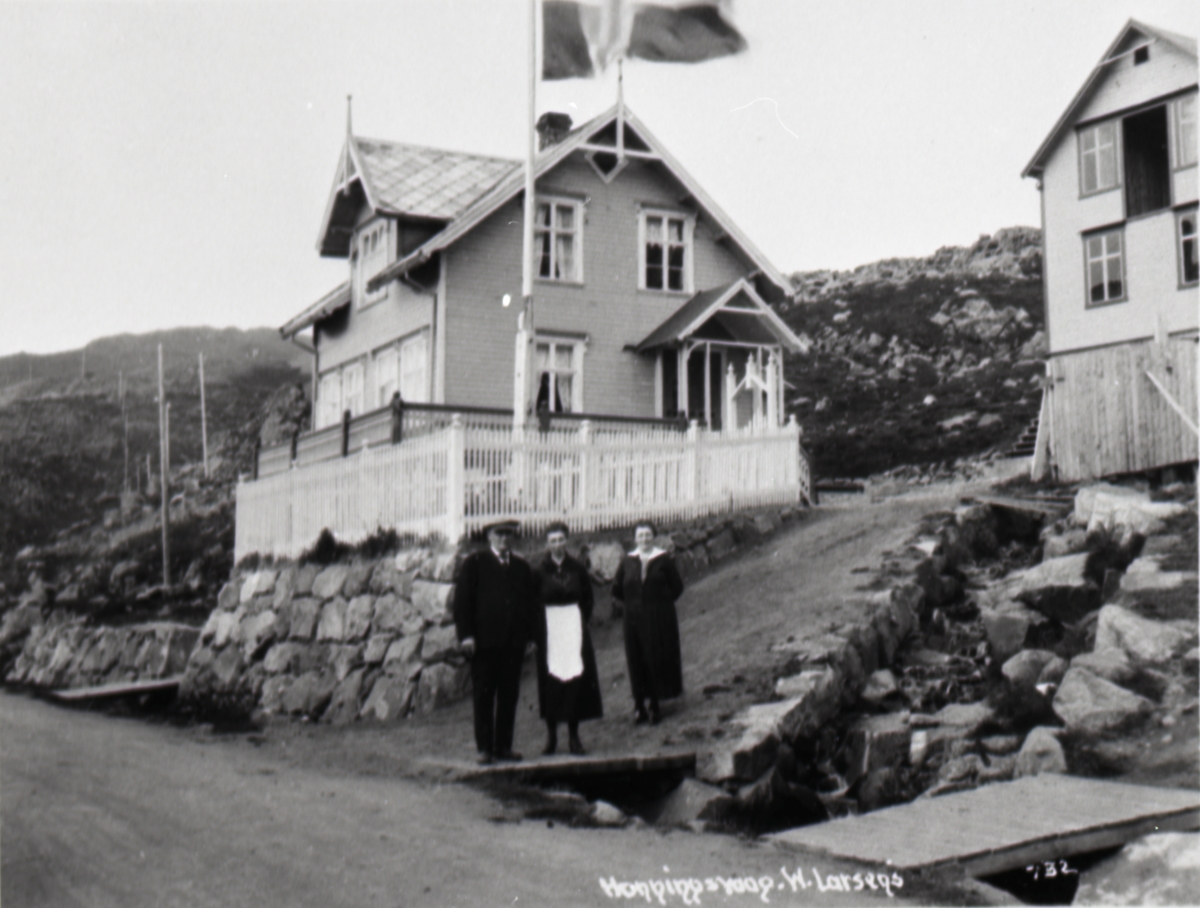 Karl Korneliusson Kleppe, 'Honningsvaag. W.Larsen's"