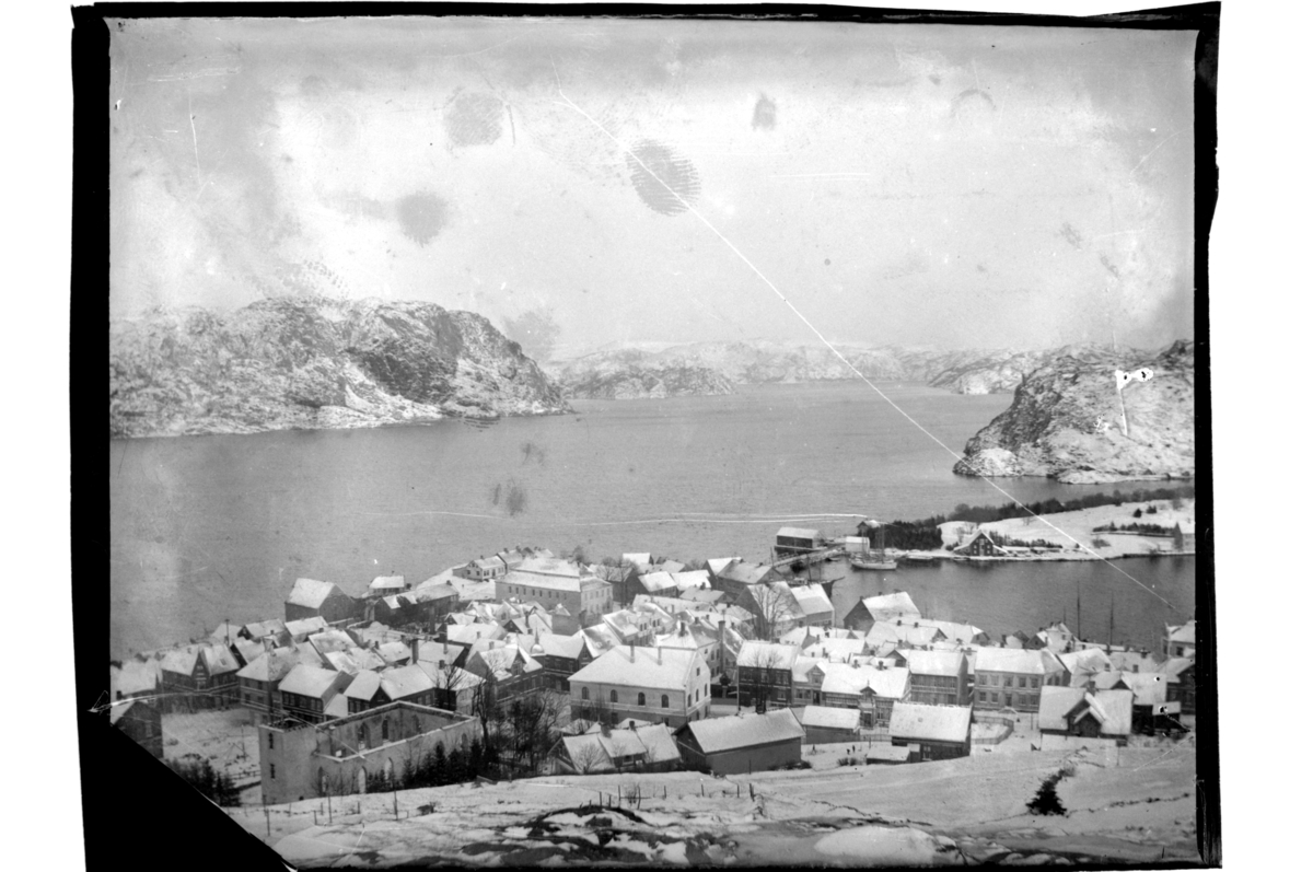Rolf Sr. Sundt, Utsikt fra Varbakk mot Farsund, etter bybrannen 1901. Fotografert 1903.