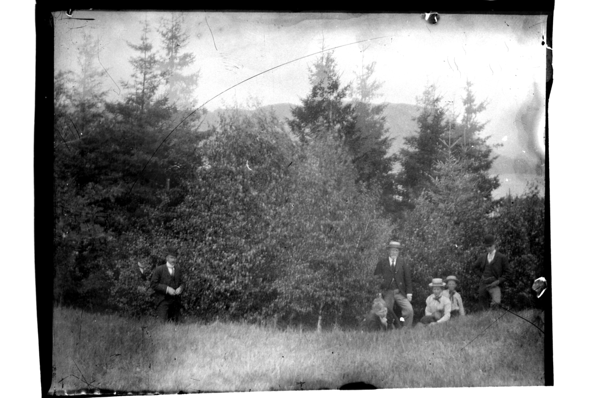 Rolf Sr. Sundt, Konsul Peter I. Sundt og fem av barna på Farøy ved Farsund.