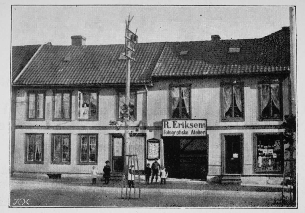 Anno Domkirkeodden, Fotograf Ragnhilda Eriksens Fotografiske atelier, Vangsvegen 23, Hamar.