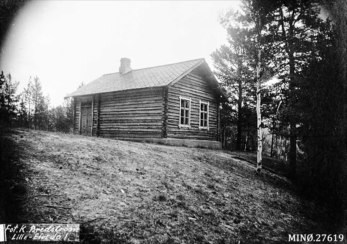 Alexander Bredstrøm Ansberg, Liten bygning. Skoelstue?