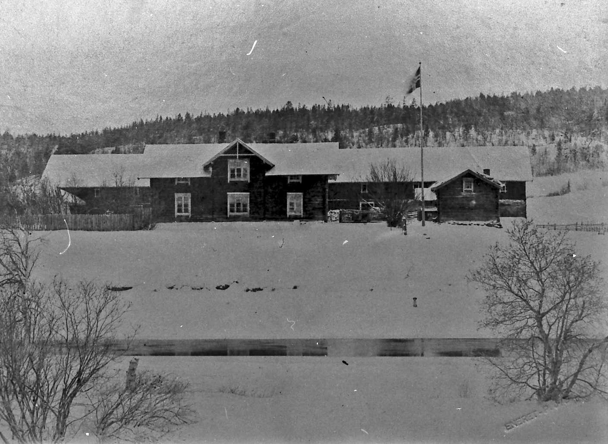 Jan Erik Øvergård, Gardsbruk
