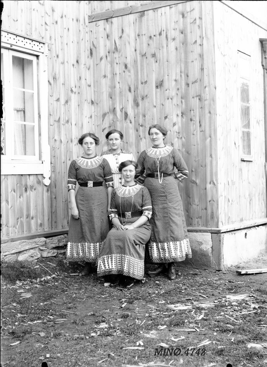 Peder J. Bredalslien, personer, klær, gruppebilde, familie,