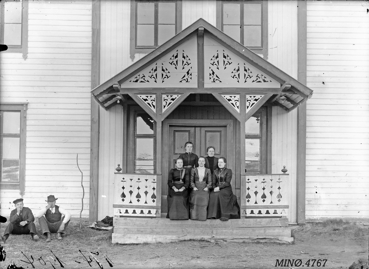 Peder J. Bredalslien, Personer, bolighus, veranda