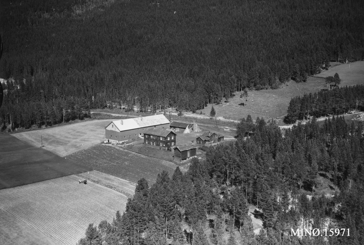Widerøes Flyveselskap A/S, Gardsbruk, Tronslien